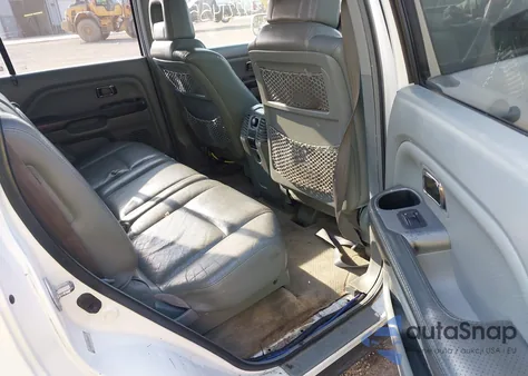 2005 Honda Pilot Ex-L z USA, uszkodzony, nr VIN 5FNYF18605B067447